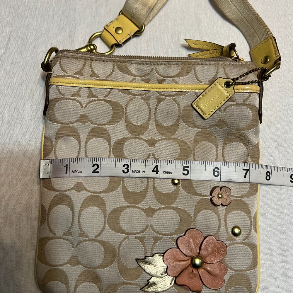 Coach Crossbody Bag Khaki Signature C Canvas Yellow Trim Floral Applique - Picture 7 of 8